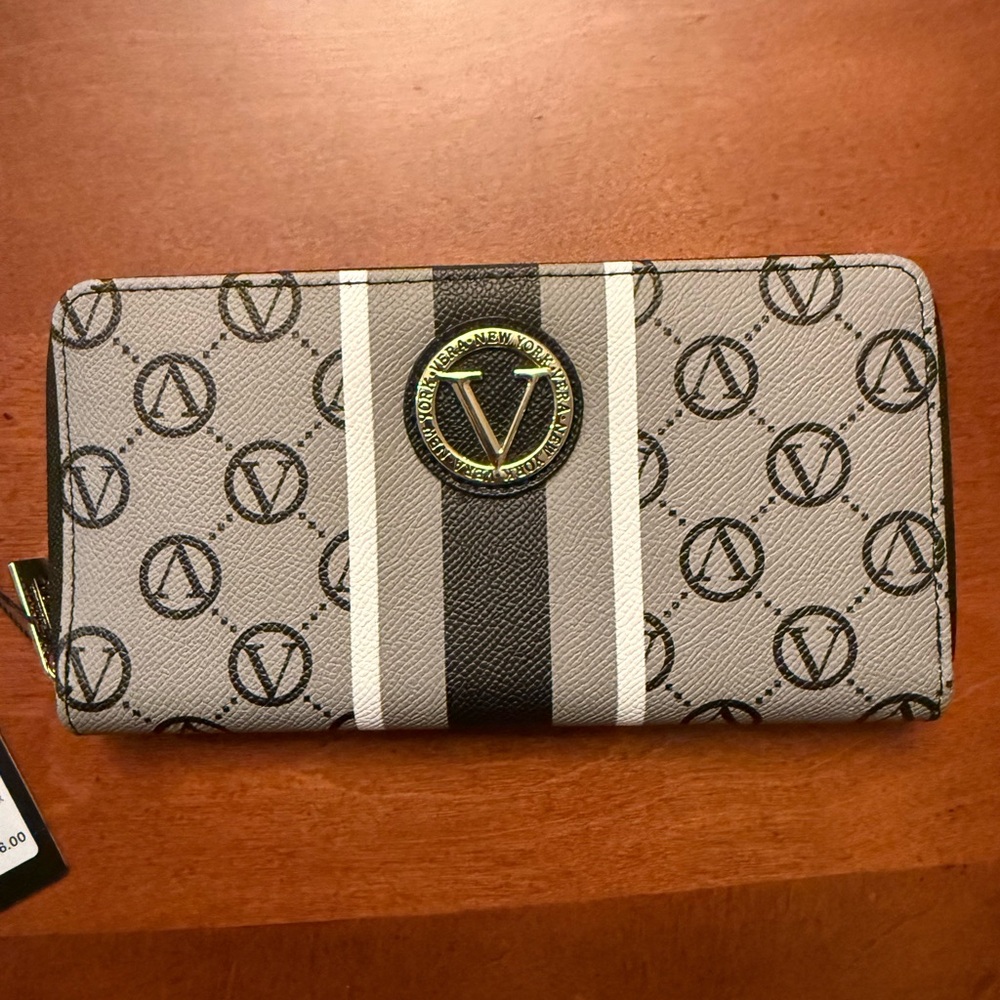 Womens Wallet Black Geometric‎ Stripe/monigram zip around